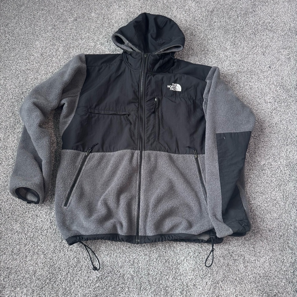 The North Face Denali Men's Black and Gray Performance Jacket - Large